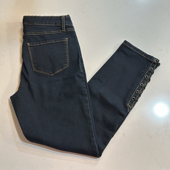 Sugar Magnolia Denim - Dark Wash Cropped With Lace-Up Size 6